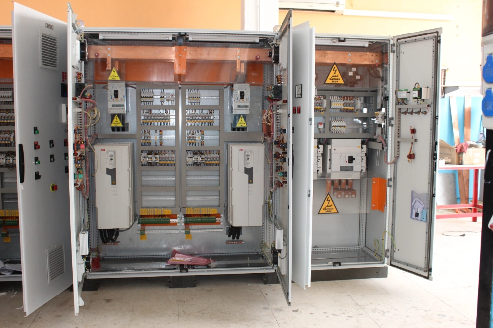 Armoire variateur de vitesse 4x 400V (1)
