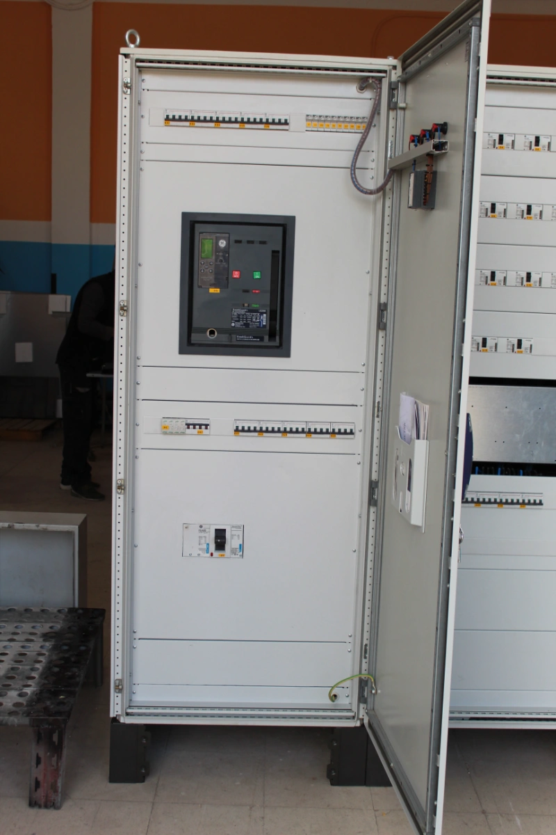TGBT avec plastron (1)